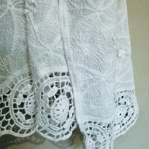 NEW! White Lace Button-Up Blouse - Picture 6 of 9